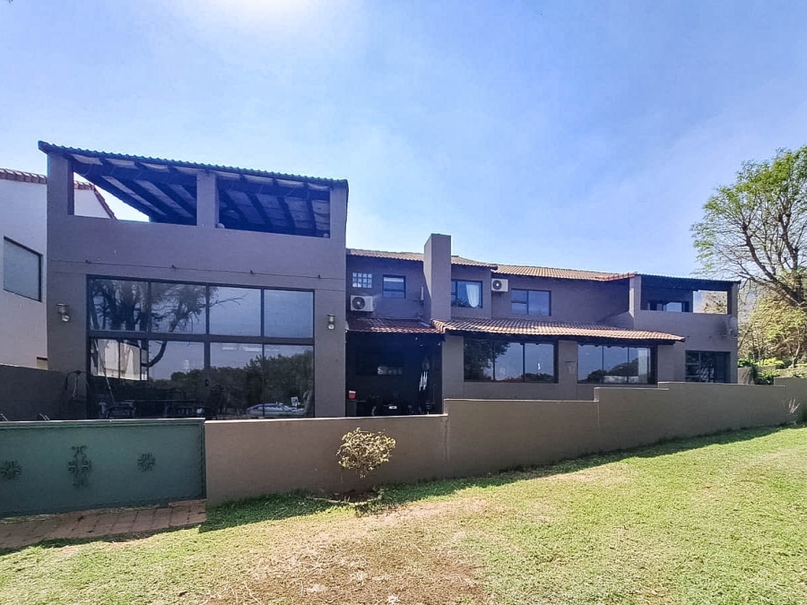 6 Bedroom Property for Sale in Magalies Golf Estate North West